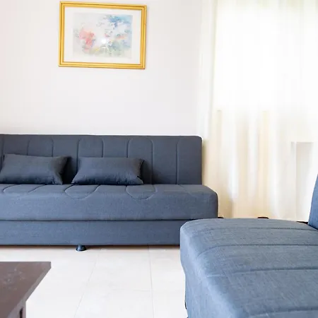 Lägenhet Nikitas & Loft