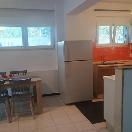 Nikitas & Loft Apartment