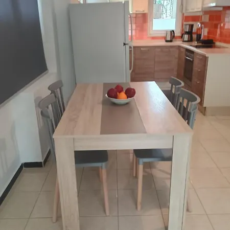 Nikitas & Loft Apartment *
